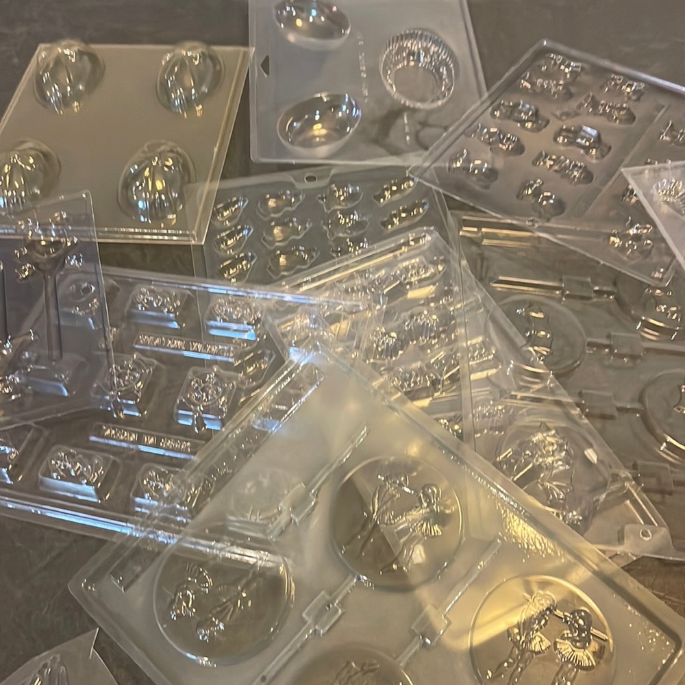 Huge Plastic Candy Mold Lot Chocolate Molds Lollipops Baby, Bears, Easter, Cross